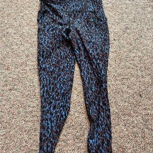 Size 8 swift speed high rise leggings